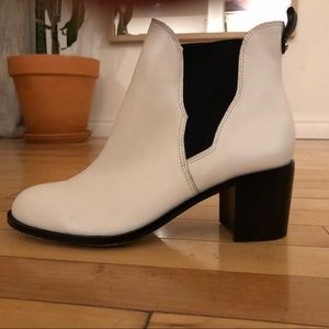 Sam Edelman White Bootie